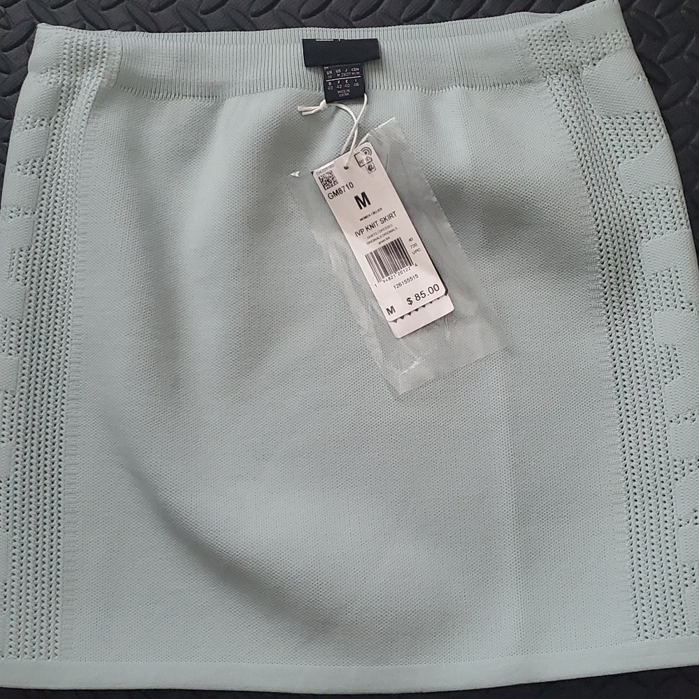 NWT IVY PARK SKIRT- GREEN